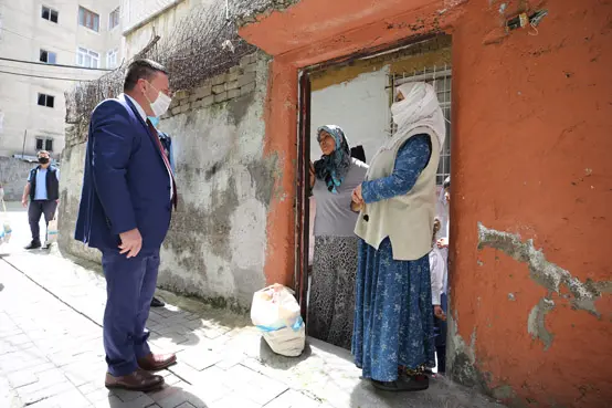 Bağlar Belediyesinden ihtiyaç sahiplerine destek