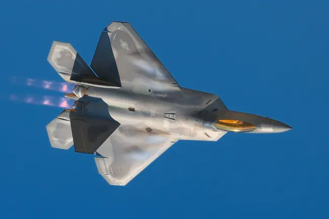 ABD F-22 savaş uçağı Florida’da düştü