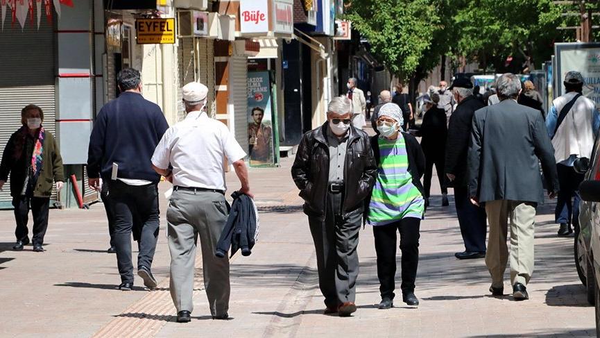 Yaşlılara Müjde verildi! 65 yaş üstü sokağa çıkma yasağı baştan düzenlendi