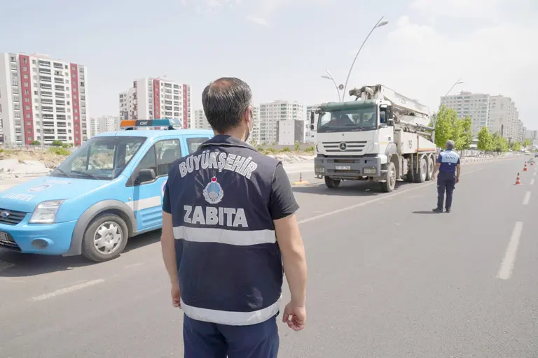 Büyükşehir Belediyesinden ağır tonajlı araçlara sıkı denetim