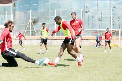 Kayserispor'da teknik heyet ve futbolcularda Kovid-19'a rastlanmadı