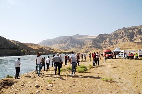 Dicle Nehri'nde arama çalışmaları sürüyor