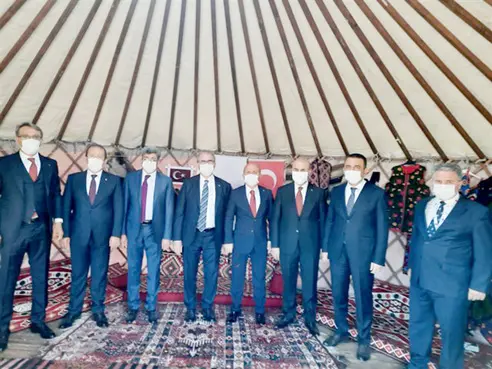 Karaloğlu, Ahlat Otağında bölge valilerini ağırladı