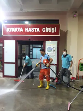 Hastaneler yıkanıyor