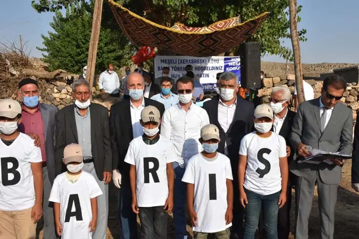 25 yıllık husumet düzenlenen barış töreniyle son buldu