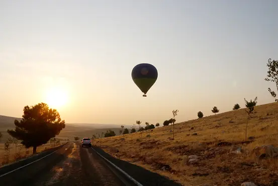 Balonla uçtular