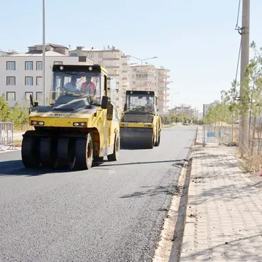 Ergani’de yol yapım çalışmaları devam ediyor