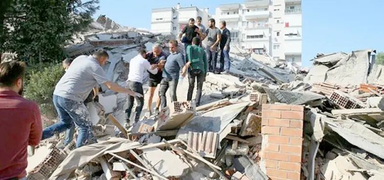 Deprem mağduru öğretmenlere yardım