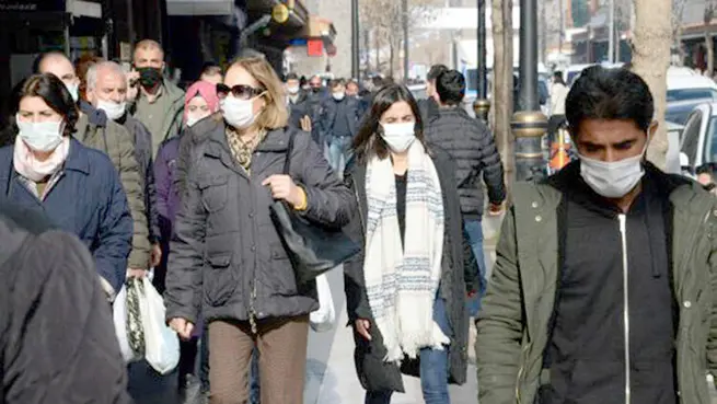 Diyarbakır'da, 56 saatlik kısıtlama öncesi hareketlilik