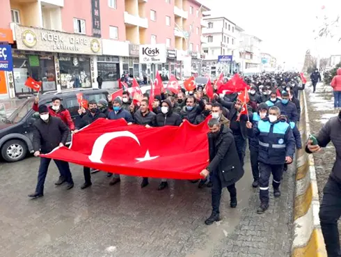 Çaldıran'da halk tepki gösterdi!