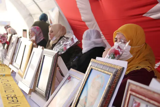 Diyarbakır anneleri oturma eylemini kararlılıkla sürdürüyor