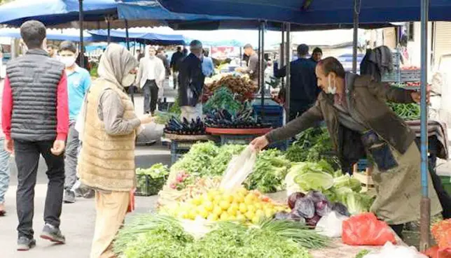 Fiyatlar arttı pazarcı etiketleri kaldırdı