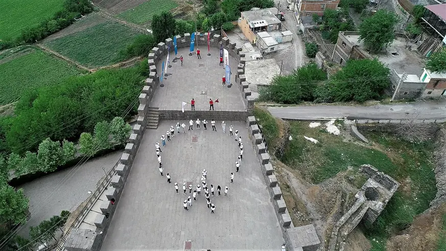 Keçi burcunda ay yıldız koregrafisi