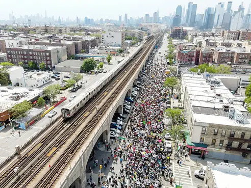 New York'ta binlerce kişi Filistin'e destek için yürüdü