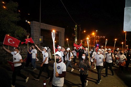 Diyarbakır'da 'Fetih Yürüyüşü' 