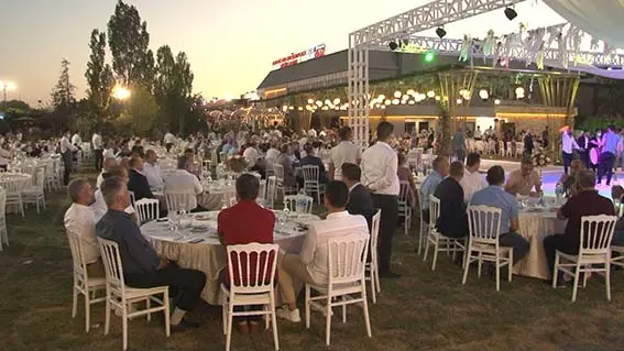 Flora Garden'da Şimşek ailesinin mutluluğu