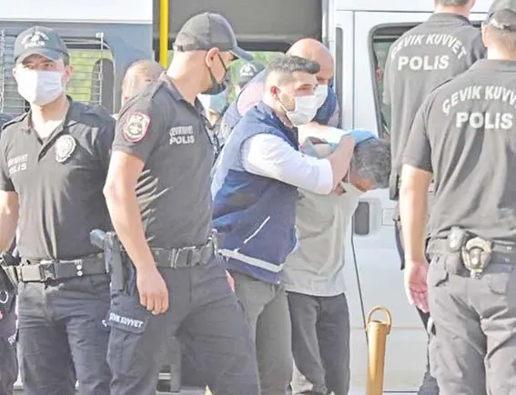 7 kişiyi öldüren saldırgan, tabancayı korkutmak için yanında götürdüğünü öne sürdü