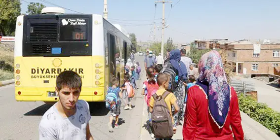 ‘Okullarda eğitim pandemi yokmuş gibi sürüyor’