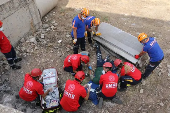 Diyarbakır'da AFAD ve UMKE'den deprem tatbikatı