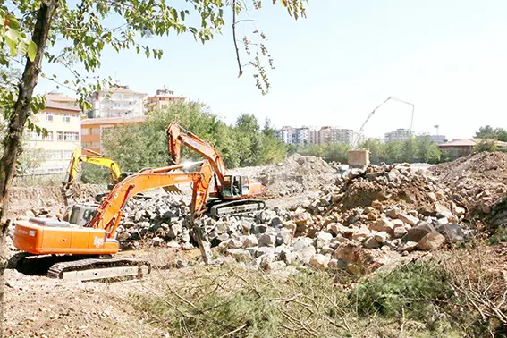 Diyarbakır İmam Hatip Lisesinin temeli atılıyor