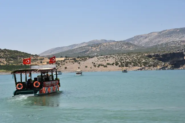 Takoran vadisinde tekne turları!