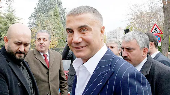 Firari olarak aranan Sedat Peker hakkında tutuklama kararı çıkarıldı