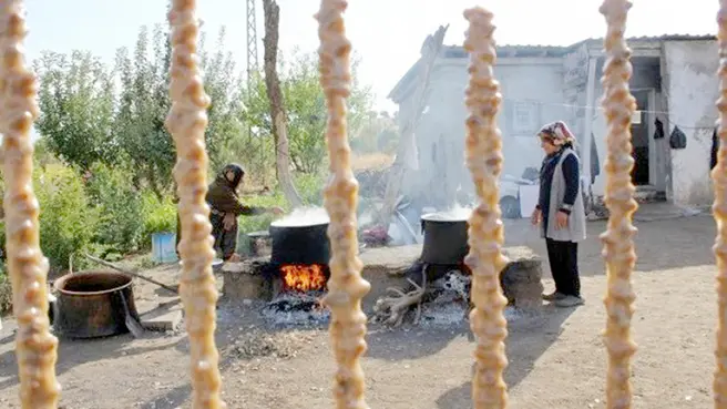 Lice'de bağların kazanları kuruldu