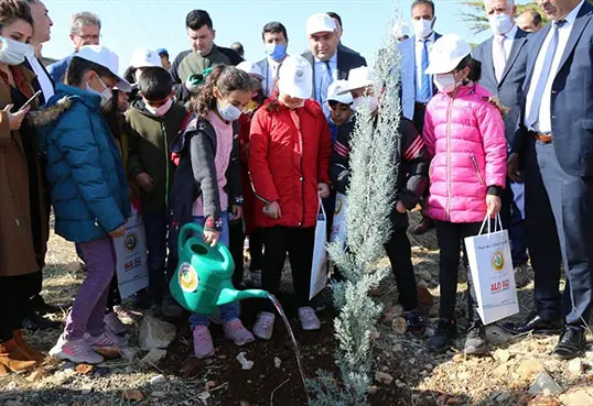 4 bin fidan toprakla buluşturuldu