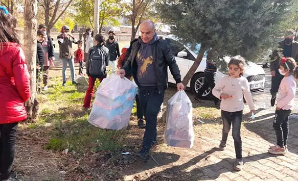 Öğretmenden öğrencilere '24 Kasım' sürprizi