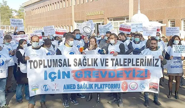 Sağlıkçılar bir günlük iş bıraktı