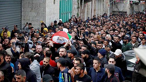 Nablus'ta İsrail güçlerinin açtığı ateş sonucu ölen Filistinli toprağa verildi