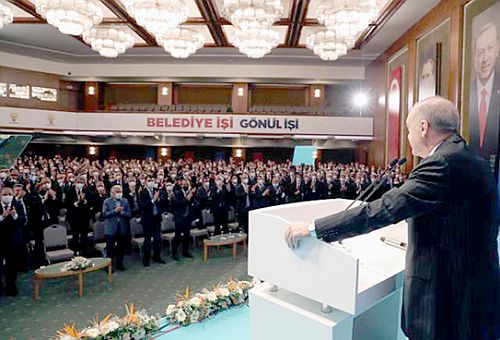 Cumhurbaşkanı Erdoğan'dan belediye başkanlarına: Sahipsiz hayvanlar için ön alın