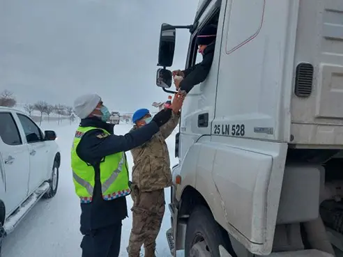 296 kişi hastaneye taşındı