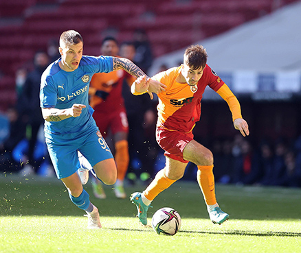 Galatasaray hazırlık maçında Tuzlaspor'a 6-2 yenildi