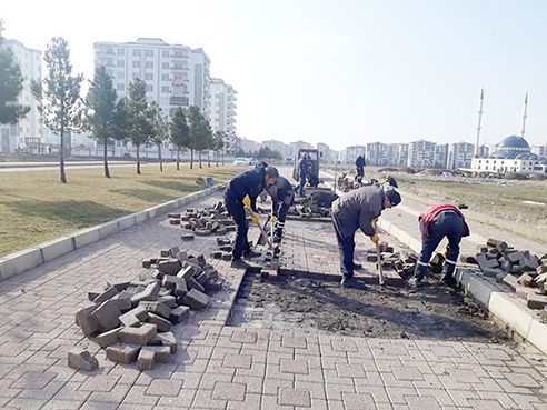 Kar bitti, üstyapı hizmetlerine devam