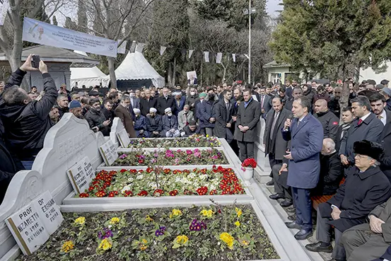 Erbakan kabri başında anıldı!