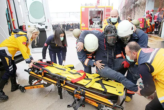 Gerçeği aratmayan deprem tatbikatı!