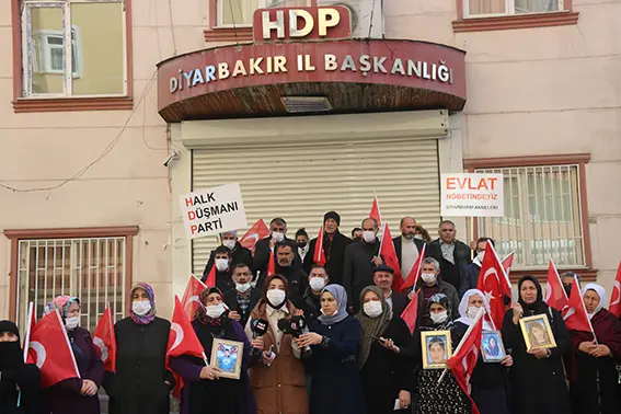 Evlat nöbetindeki ailelerden CHP Lideri Kılıçdaroğlu’na tepki