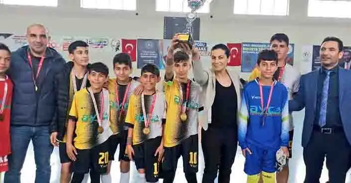 Çınar’da futsal heyecanı tamamlandı