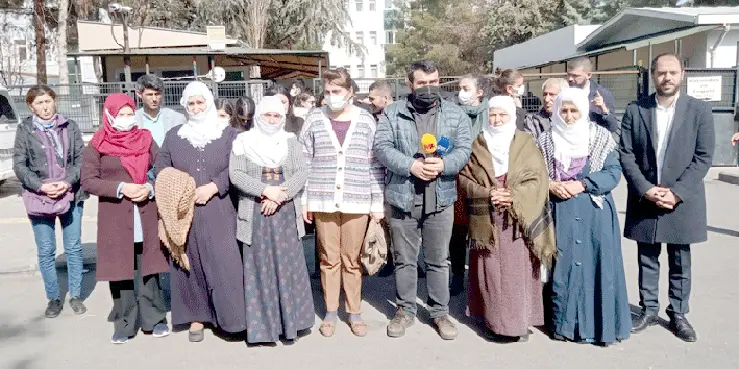 Adliye önünde tutuklulara özgürlük çağrısı