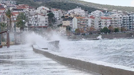 Meteorolojiden yurdun bazı bölgeleri için kuvvetli fırtına uyarısı