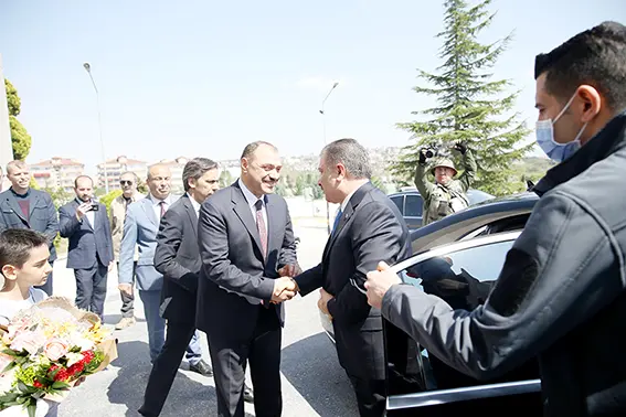 Maskeler fora mı?