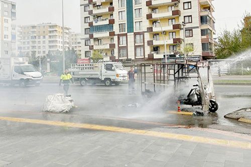 Cezaya isyan ederek yaktı