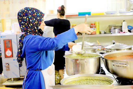 Yenişehir Belediyesinden ihtiyaç sahiplerine iftarlık