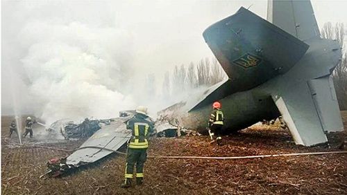 Ukrayna’da AN-26 kargo uçağı düştü