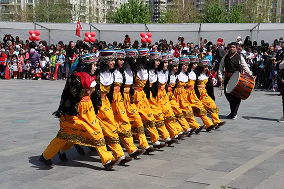 23 Nisan coşkusu