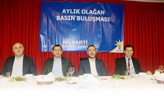 Aydın, gazetecilerle iftarda buluştu