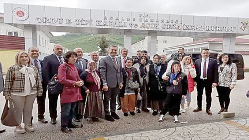 Sarıgül bu kez Ordu Cezaevi önünden seslendi: Genel af çıkarılsın