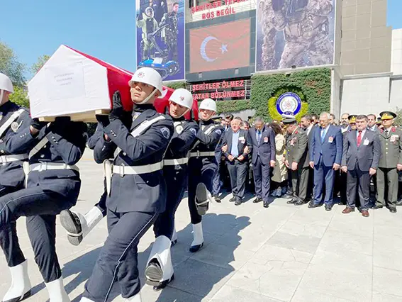 Şehit polis için İstanbul Emniyeti'nde tören