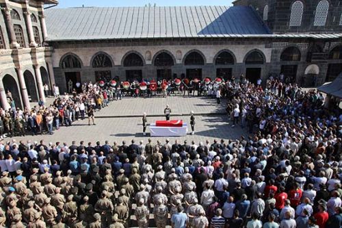 Şehit Serttaş'ı binler uğurladı